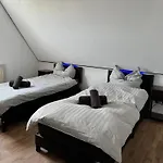 Haus Pia In Ruhiger Lage, Sehr Messenah Gelegen בית נופש