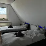 Haus Pia In Ruhiger Lage, Sehr Messenah Gelegen אלגרמישן