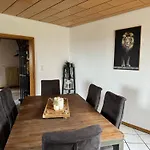 Haus Pia In Ruhiger Lage, Sehr Messenah Gelegen אלגרמישן