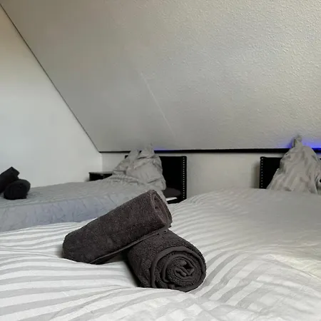 Haus Pia In Ruhiger Lage, Sehr Messenah Gelegen Semesterbostad Algermissen