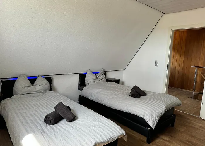 Haus Pia In Ruhiger Lage, Sehr Messenah Gelegen Semesterbostad *