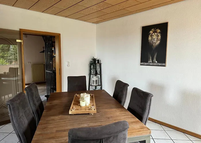 Haus Pia In Ruhiger Lage, Sehr Messenah Gelegen Algermissen